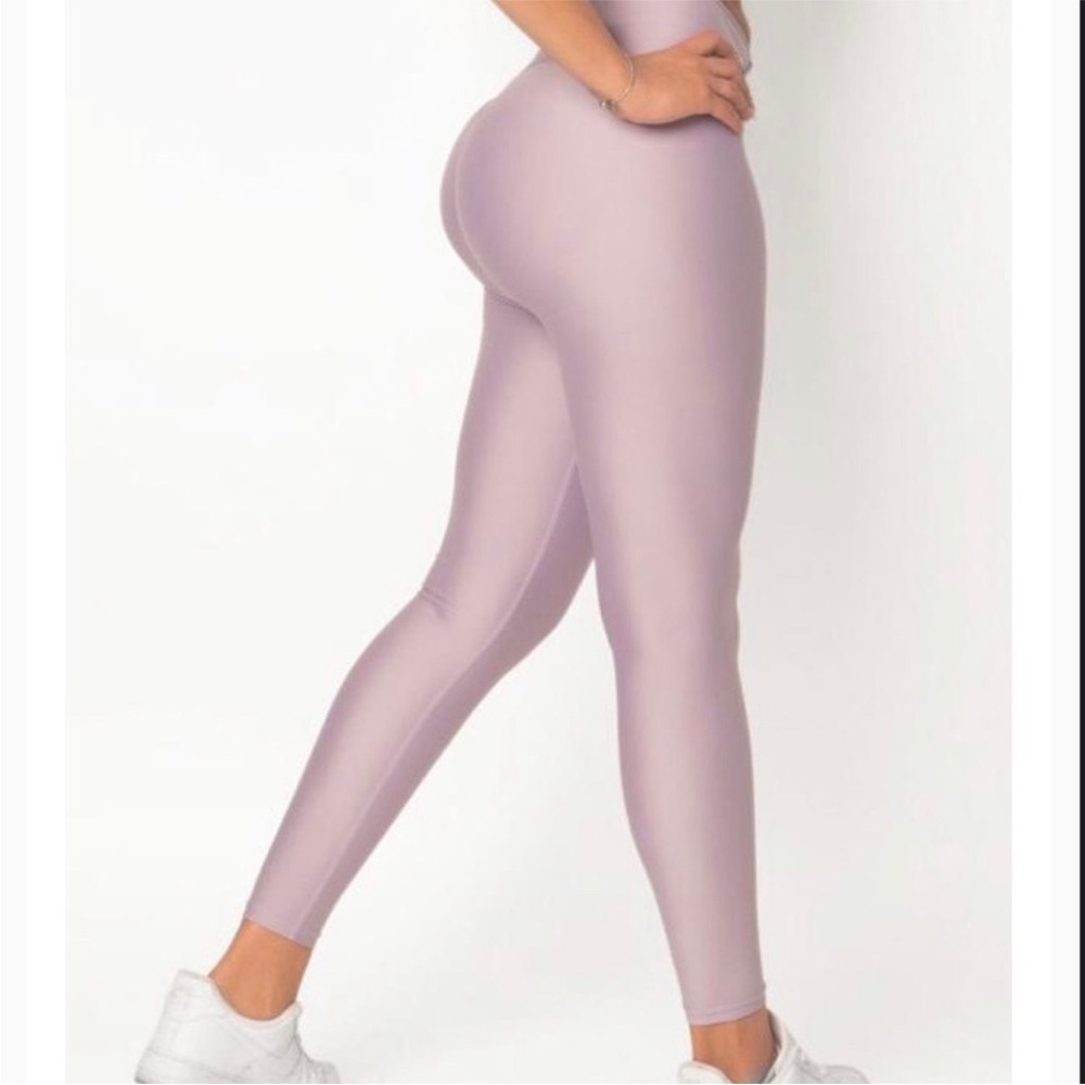 Obsession Original Butt Scrunch Leggings Small Lilac